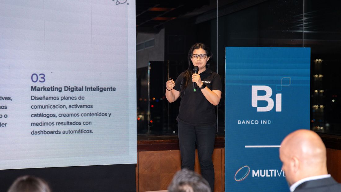 WIDDI dando una charla de marketing digital